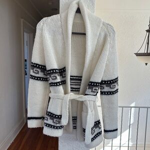Vintage 70s Cowichan Tribal White and Black Knit Cozy Wrap Cardigan Sz M/L